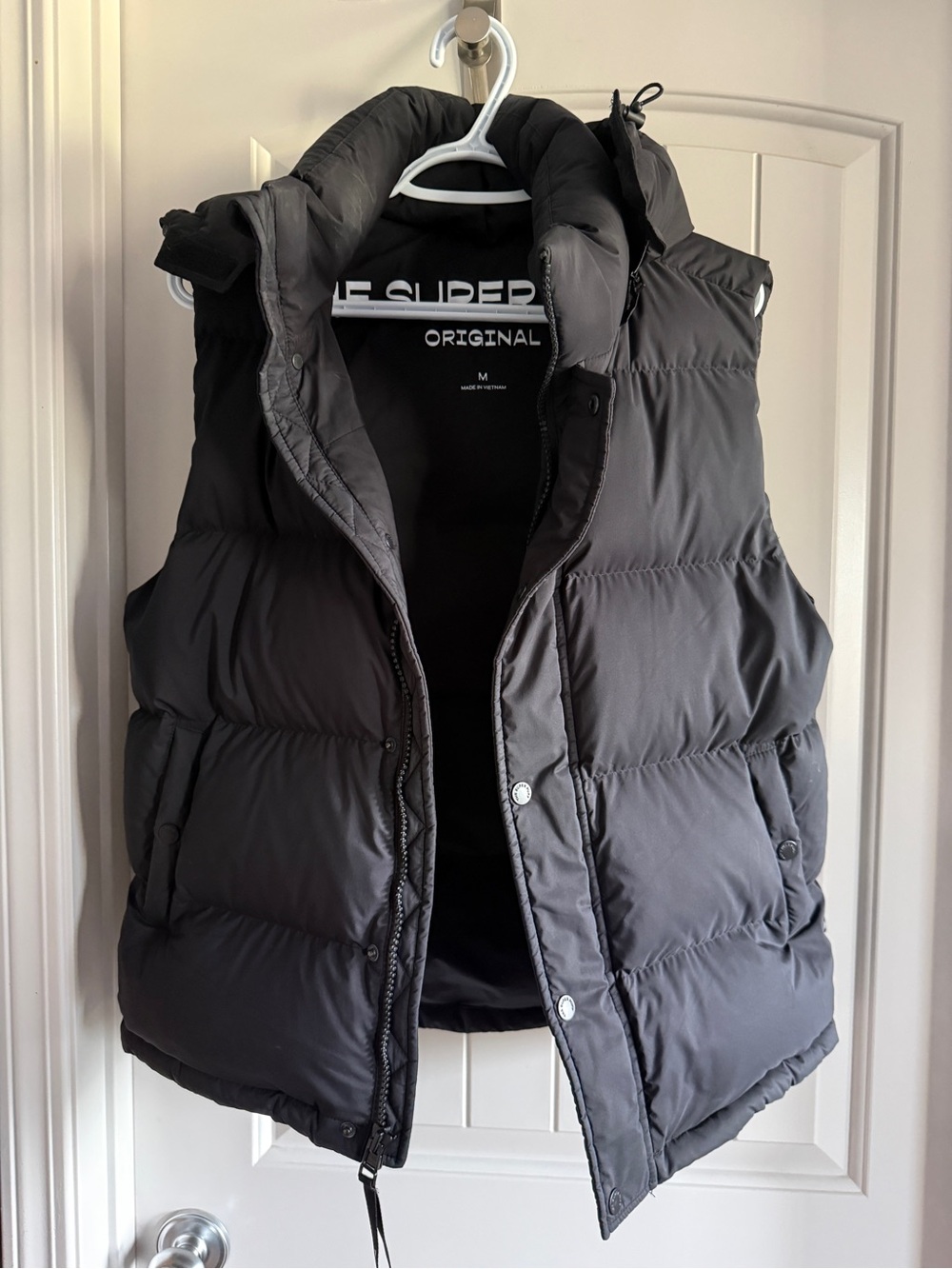 Aritzia Women’s Super Puff Black Vest - M